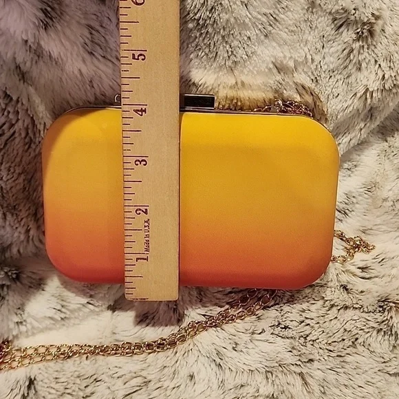 Escada hard shell clutch bag removable chain shoulder strap good condition - Picture 5 of 8